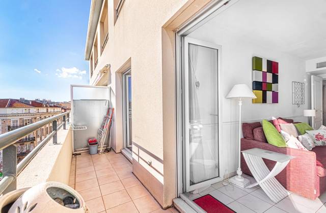 Winter Immobilier - квартира - Nice - Fleurs Gambetta - Nice - 1316395381638f6c9f8ab913.43339392_1920.webp-original