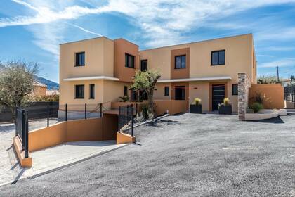 Winter Immobilier - Immeuble - Carros - 4202375794cefcdf87ac3a88f1f4f038_1f8f3561ed_1920