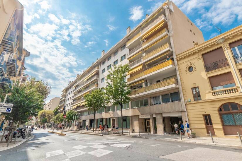 Winter Immobilier - Parking - Nice - Fleurs Gambetta - Nice - b9dcdc2b-219b-455a-879f-187920cca504