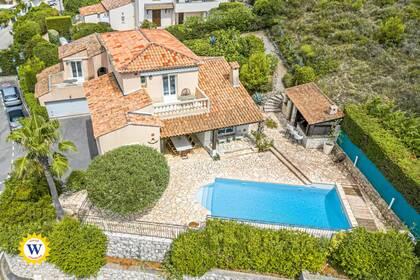 Winter Immobilier - Maison - La Turbie - 90f8c378af629eb12e1d3f20b3e6775f_5cabe02bc1_1920