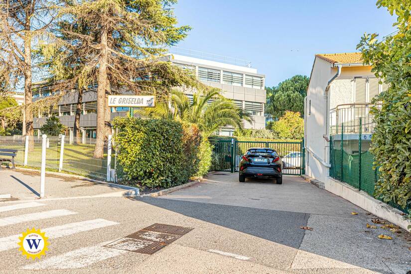 Winter Immobilier - Garage / Parking - Cagnes-sur-Mer - f6fa47dc45390a9b2d949b7603dd2b1f_6735e64d48_1920