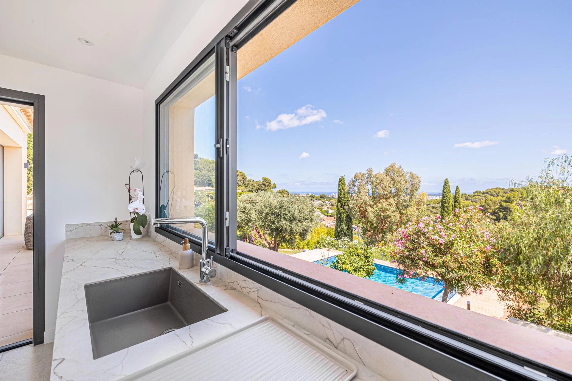 Winter Immobilier - Maison - Golfe-Juan - 8f42e7216ac8c74e5110d70530d16c50_2b14e930e1_1920
