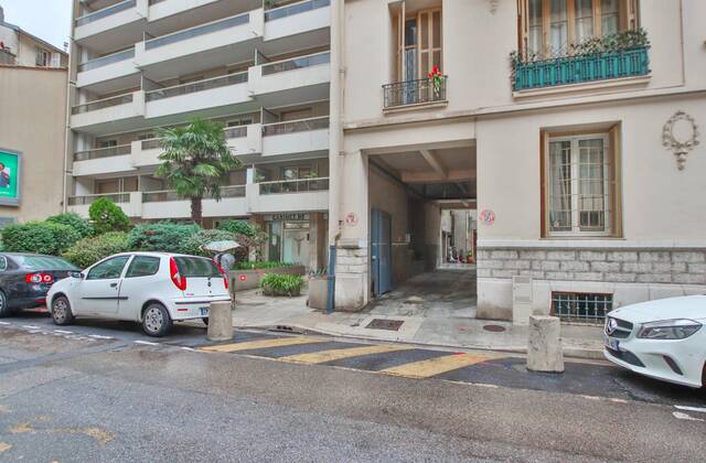 Winter Immobilier - Parcheggio / Box - Nice - Fleurs Gambetta - Nice - a63cdd4b25c4b48309e7b35cfeb76fe4_0e043be099_1920