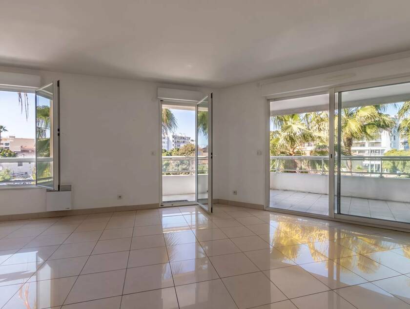 Winter Immobilier - Apartment - Cagnes-sur-Mer - e0dd3ee4a733d4e4c31d4ca2ebd4cdc8_c1ac533e49_1920