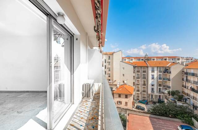 Winter Immobilier - квартира - Nice - Fleurs Gambetta - Nice - a32fc1fb8bf901688b69bc230b83d02e_a655906ddd_1920