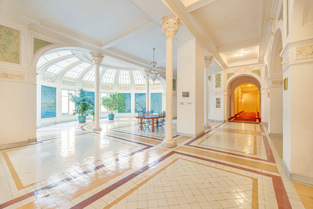 hall de la résidence du Winter Palace à Menton