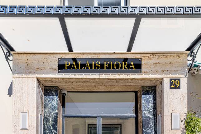 Winter Immobilier - Palais_Fiora_entrée