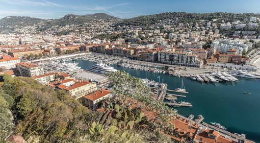 Vue du port depuis château